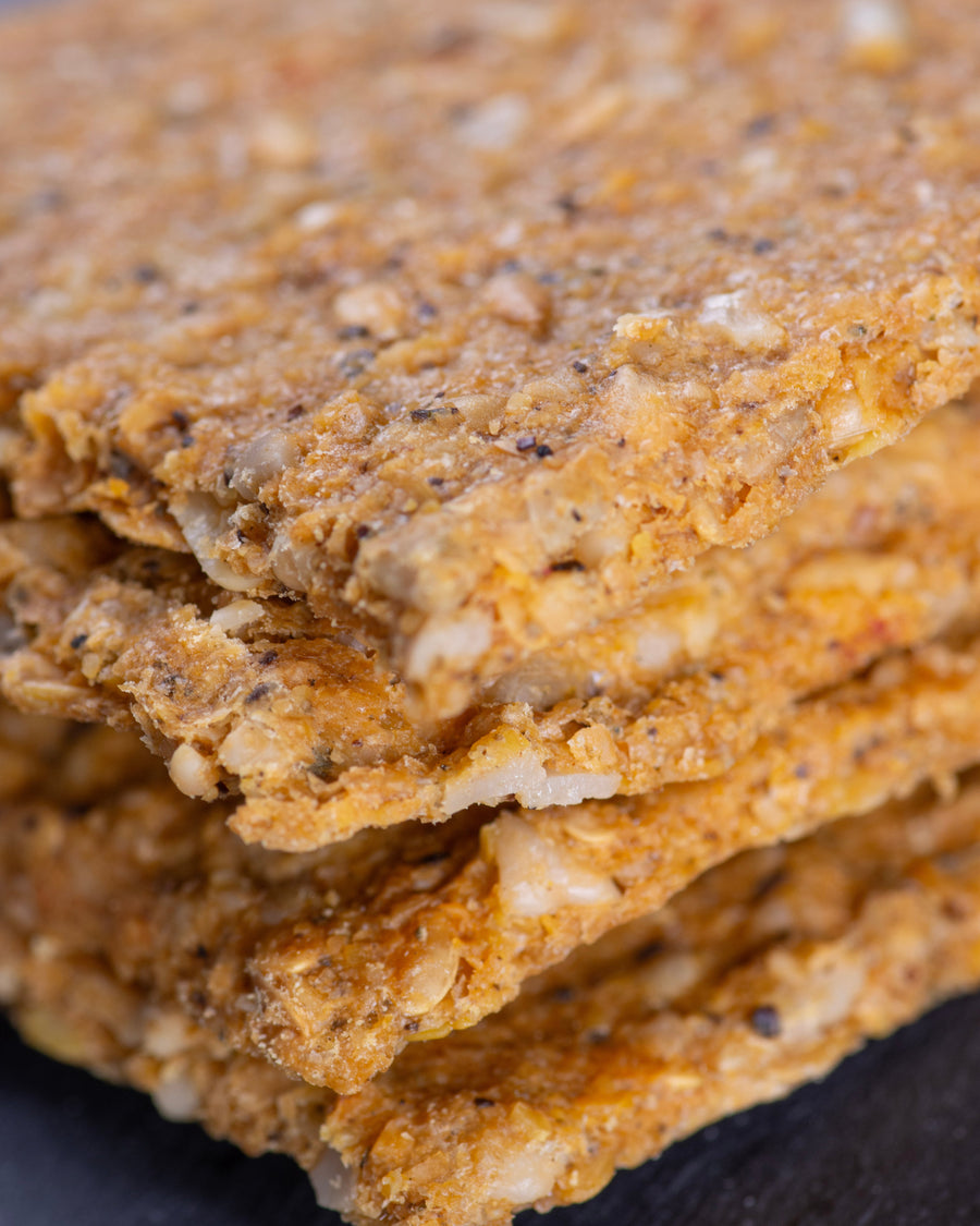 Organic Raw Crackers tomato and seeds,
no added sugar, vegan, gluten free, diabetics
Bio Rohkost Kräcker Tomate & Samen; ohne Zuckerzusatz, vegan, glutenfrei, für Diabetiker geeignet, Elly Momberg.