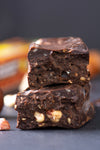 Energie Riegel, Power, Rohkost, Protein, Eiweiß, Pre Workout, Sport, Fitness, laktosefrei, vegan, glutenfrei, ohne Zuckerzusatz, Carob, Johannisbrotkernbaum, Dattel, Elly Momberg, Bio, Organic, Hanf, Himbeer, Haselnüsse