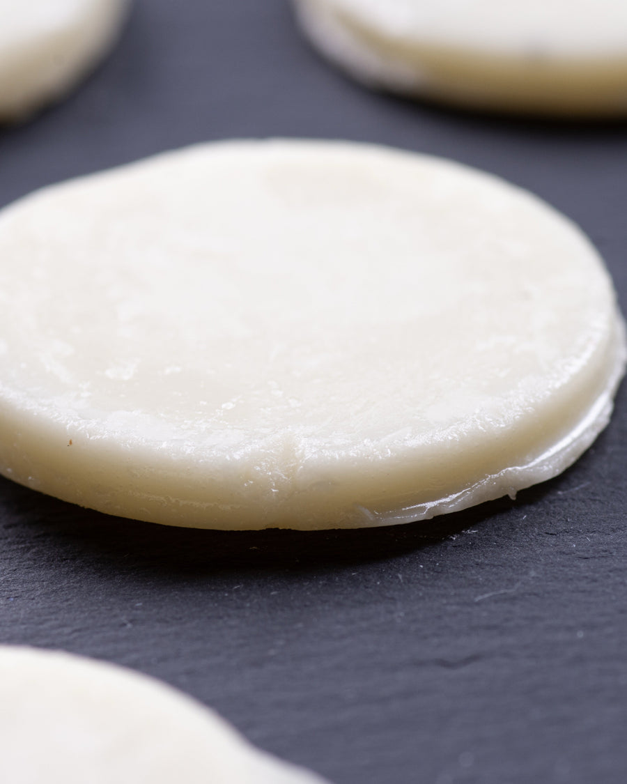 Elly Momberg, weiße Schokolade, Schokotropfen/Chips/Coins zum Backen und für Desserts; Snack, keto, zuckerfrei, vegan, glutenfrei, ohne Zuckerzusatz, Diabetiker, Diät, Abnehmen, laktosefrei, Lebensmittelallergie

Elly Momberg, white chocolate, chocolate drops, chips, coins for baking, desserts, treat, keto, sugar free, vegan, gluten free