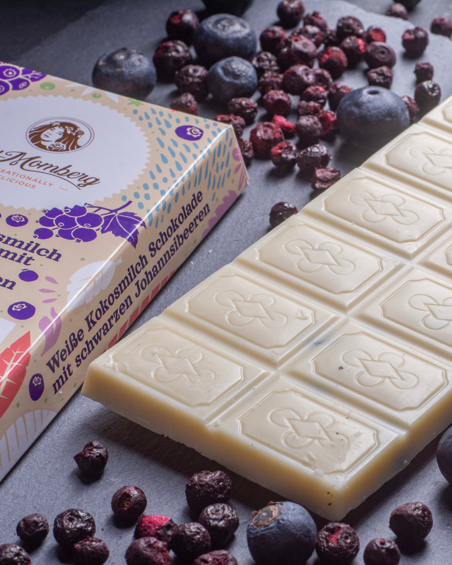 White coconut milk Chocolate bar 40% with black currants, bar of chocolate, keto friendly, chocolate, with coconut chips, no added sugar, vegan, gluten free, diabetics, keto diet, bar of chocolate