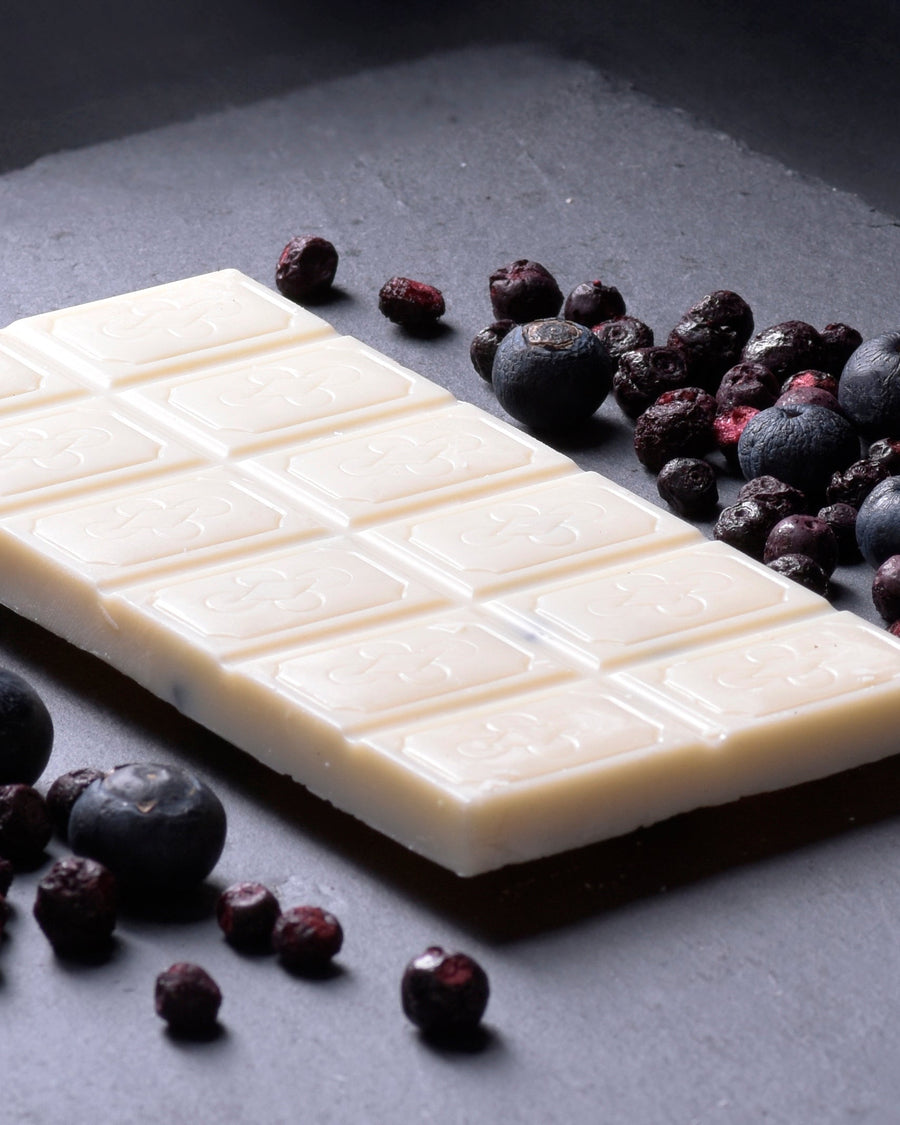White coconut milk Chocolate bar 40% with black currants, bar of chocolate, keto friendly, chocolate, with coconut chips, no added sugar, vegan, gluten free, diabetics, keto diet, bar of chocolate