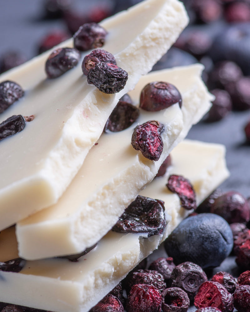 White coconut milk Chocolate bar 40% with black currants, bar of chocolate, keto friendly, chocolate, with coconut chips, no added sugar, vegan, gluten free, diabetics, keto diet, bar of chocolate