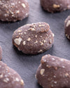 Pralinen, Trüffel, Mandel, Chia, Keto, vegan,  ohne Zuckerzusatz, glutenfrei
Ketodiät, Ketoernährung, ohne Zucker, zuckerfrei, Schokoalde, Elly Momberg

Truffles pralines; keto, ketogenic diet, sugar-free/no added sugar, vegan, gluten-free, chocolate.