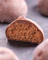 Bio Pralinen, Trüffel, Haselnuss, Kakao Nibs, Keto, vegan,  ohne Zuckerzusatz, glutenfrei, Ketodiät, Ketoernährung, ohne Zucker, zuckerfrei, Schokoalde, Diabetiker, Elly Momberg

Organic Truffles pralines, hazelnut, keto, ketogenic diet, sugar-free/no added sugar, vegan, gluten-free, chocolate, diabetics