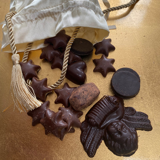 Weihnachtssäckchen - Weihnachtsgeschenk - Schokolade Pralinen Schoko-Engel, Sterne, Carob Münzen, Marzipan - ohne Zuckerzusatz, vegan, glutenfrei, keto freundlich