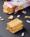 Rohkost-Bio-Kekse mit Sanddorn – ohne Zuckerzusatz und glutenfrei für Diabetiker geeignet von Elly Momberg. Zeigt Verpackung und Kekse
