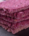 Bio Rohkost Kekse Schwarze Johannisbeere ohne Zuckerzusatz und glutenfrei. Zeigt Kekse ohne Verpackung